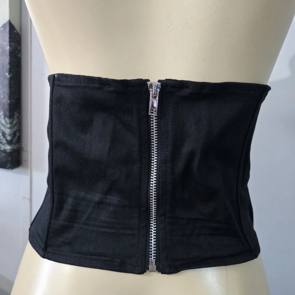 Black Corset with Silver Accents - Picture 6 of 11